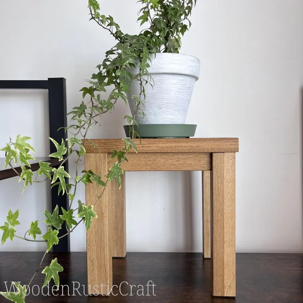 Miniature English Oak Stool Display Riser, 11.webp