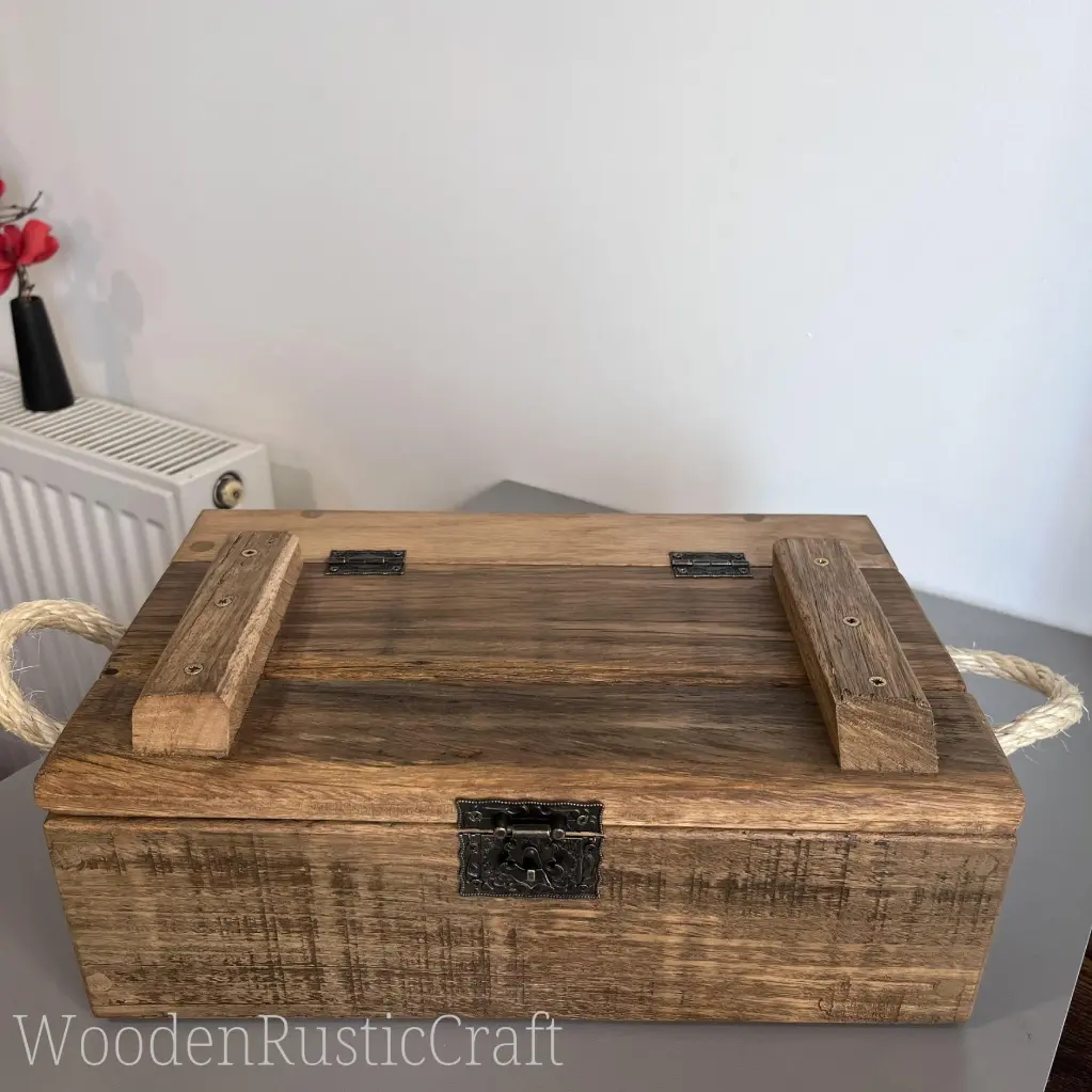 Handcrafted oak keepsake chest-31.webp