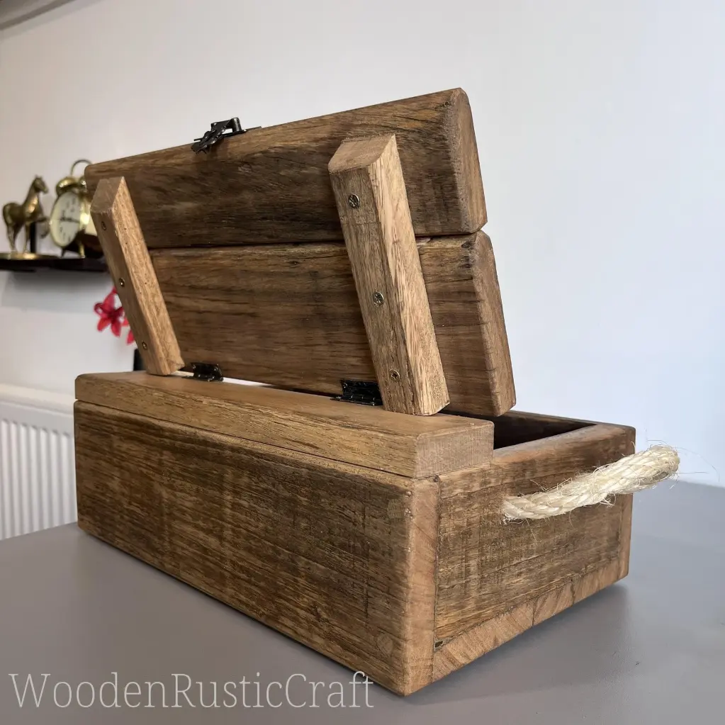 Handcrafted oak keepsake chest-27.webp