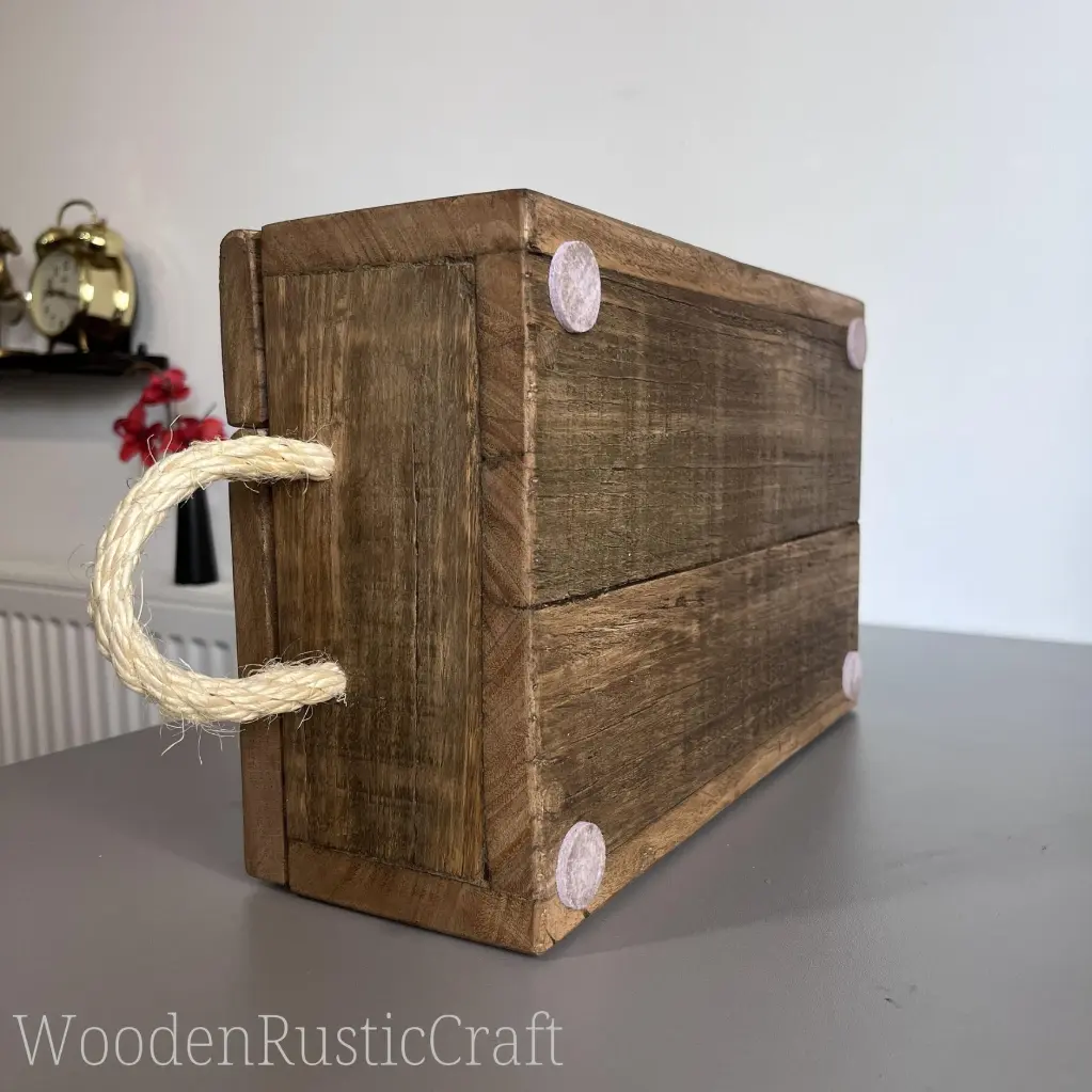 Handcrafted oak keepsake chest-28.webp