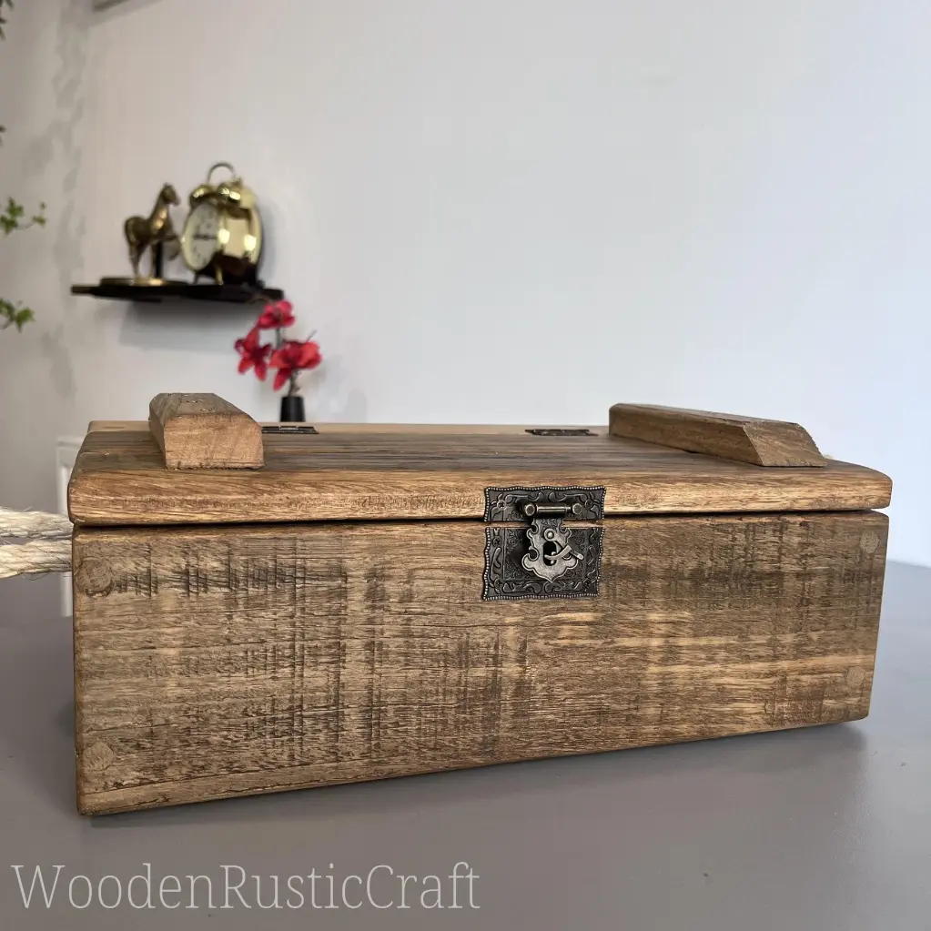 Handcrafted oak keepsake chest-23.webp