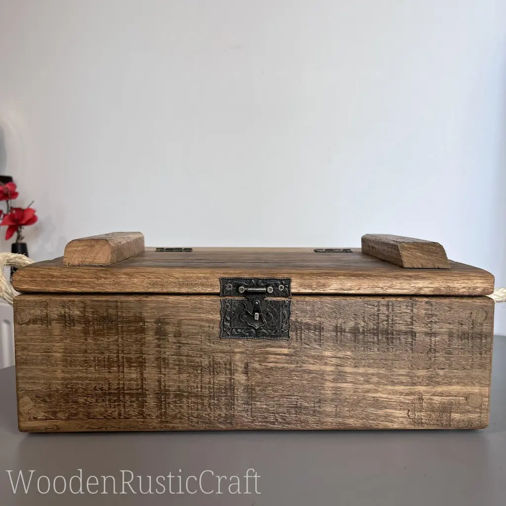 Handcrafted oak keepsake chest-30.webp