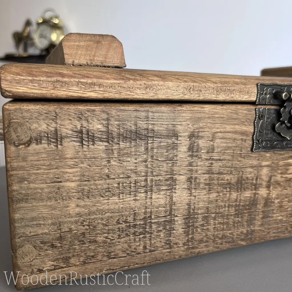 Handcrafted oak keepsake chest-32.webp