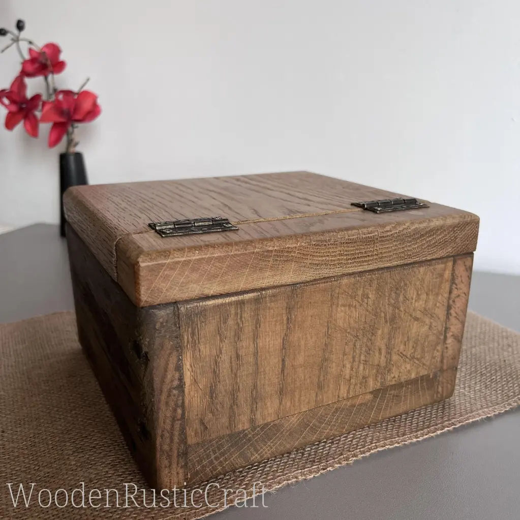 Red Oak Keepsake Chest-16.webp