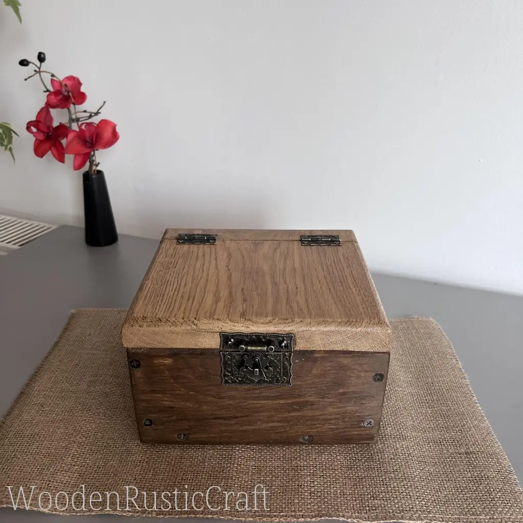 Red Oak Keepsake Chest-19.webp