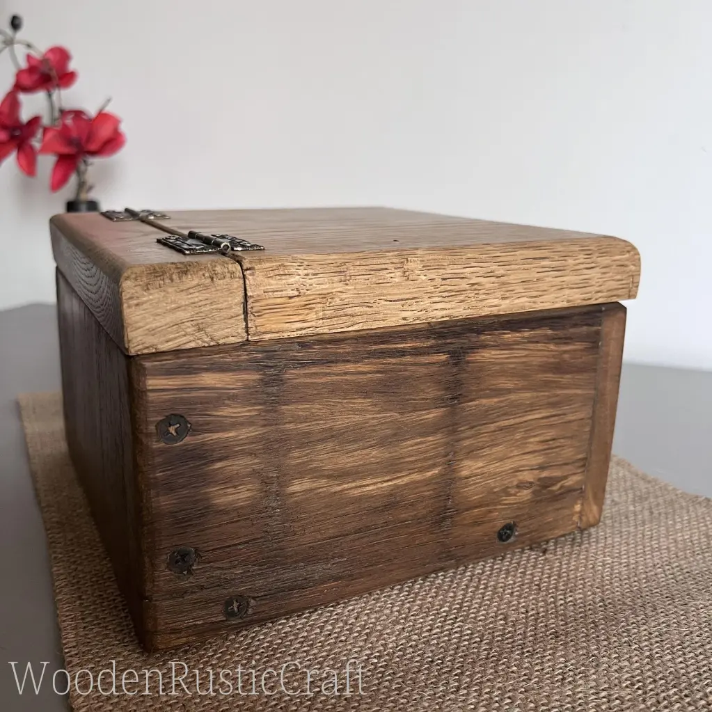 Red Oak Keepsake Chest-15.webp
