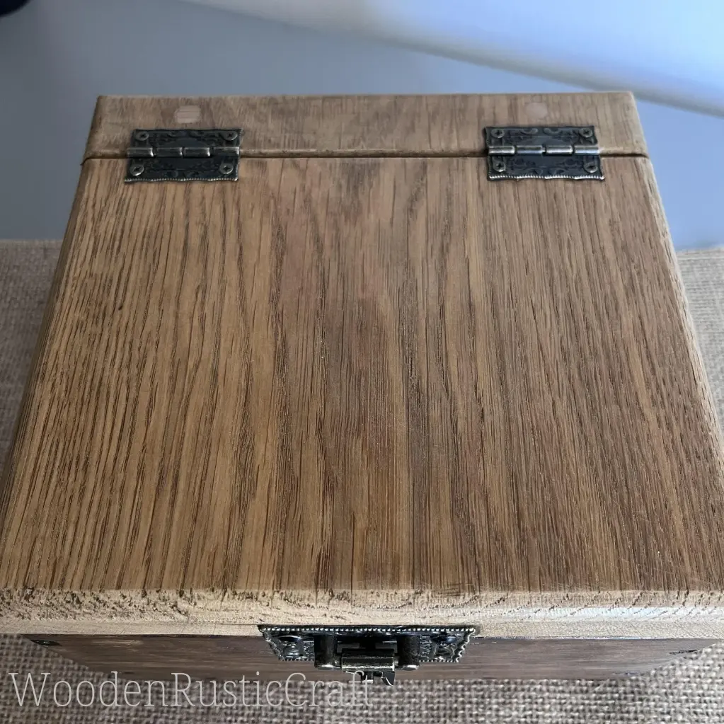 Red Oak Keepsake Chest-18.webp