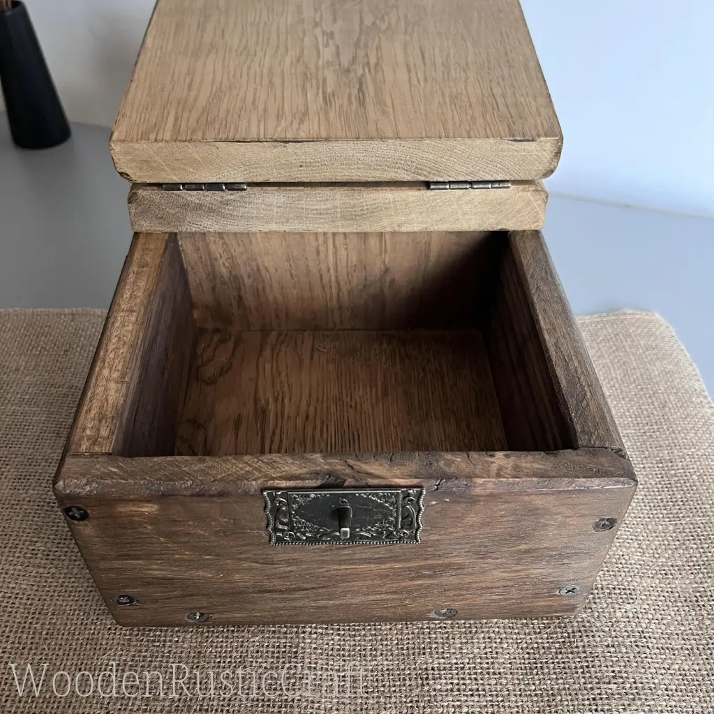 Red Oak Keepsake Chest-14.webp